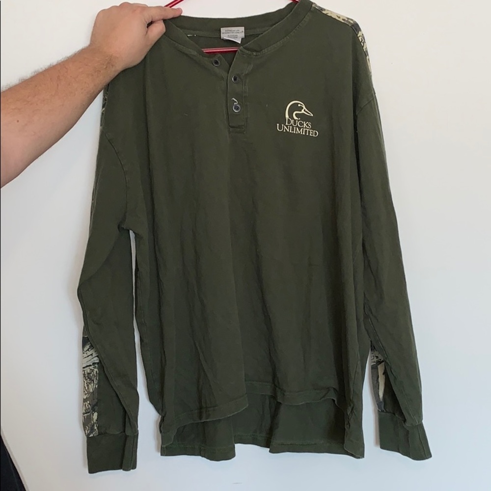 Ducks unlimited pull over long sleeve/camo